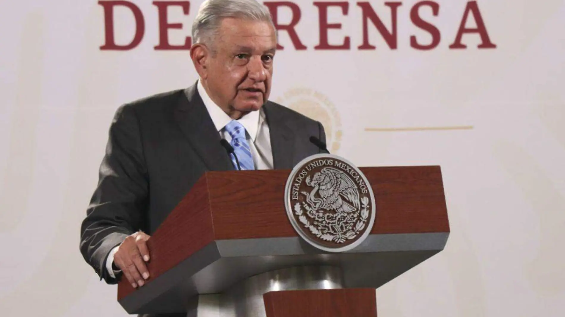 AMLO pide a FGR investigar espionaje 